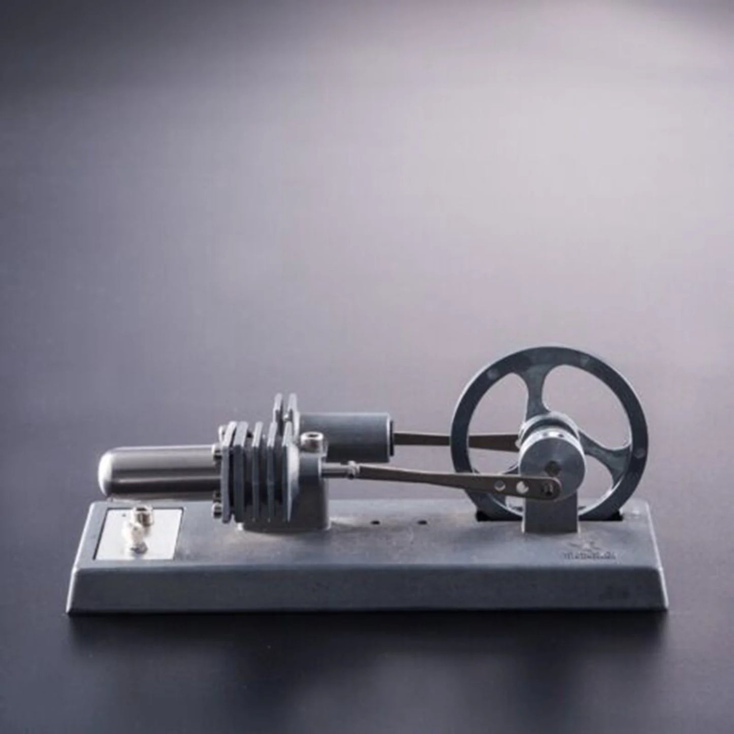 Miniature DIY Stirling Engine Model