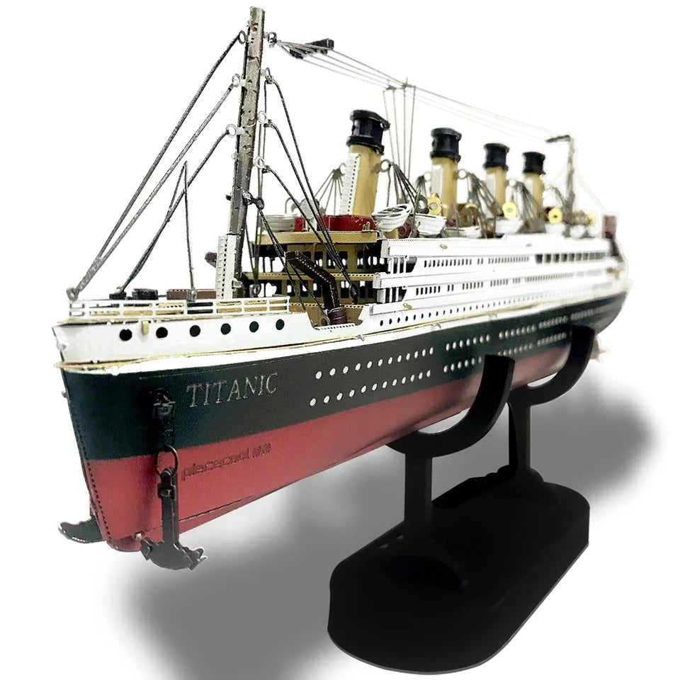 Metal Titanic Assembly Model